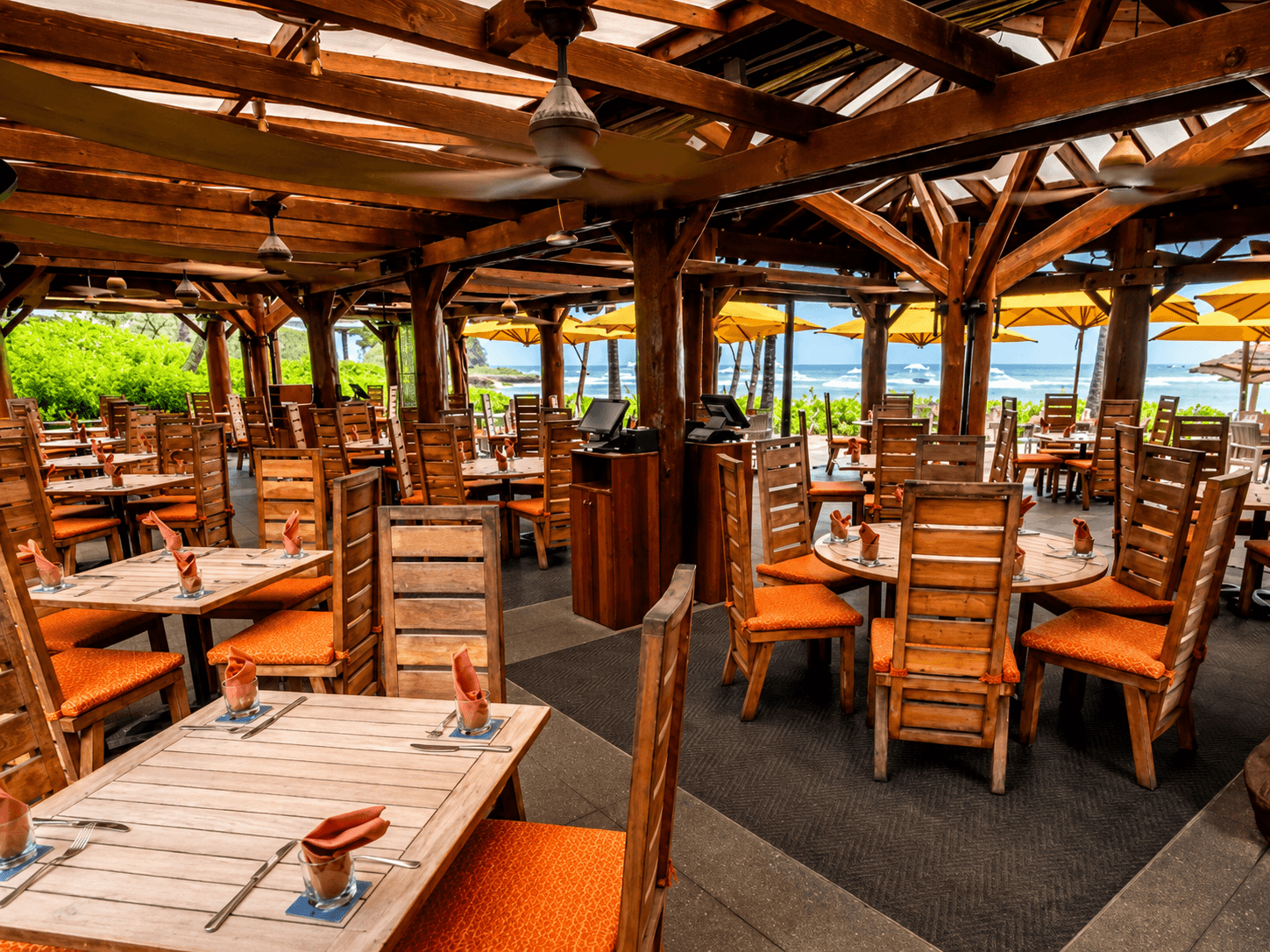 Oceanfront dining at Beach House by Roy Yamaguchi